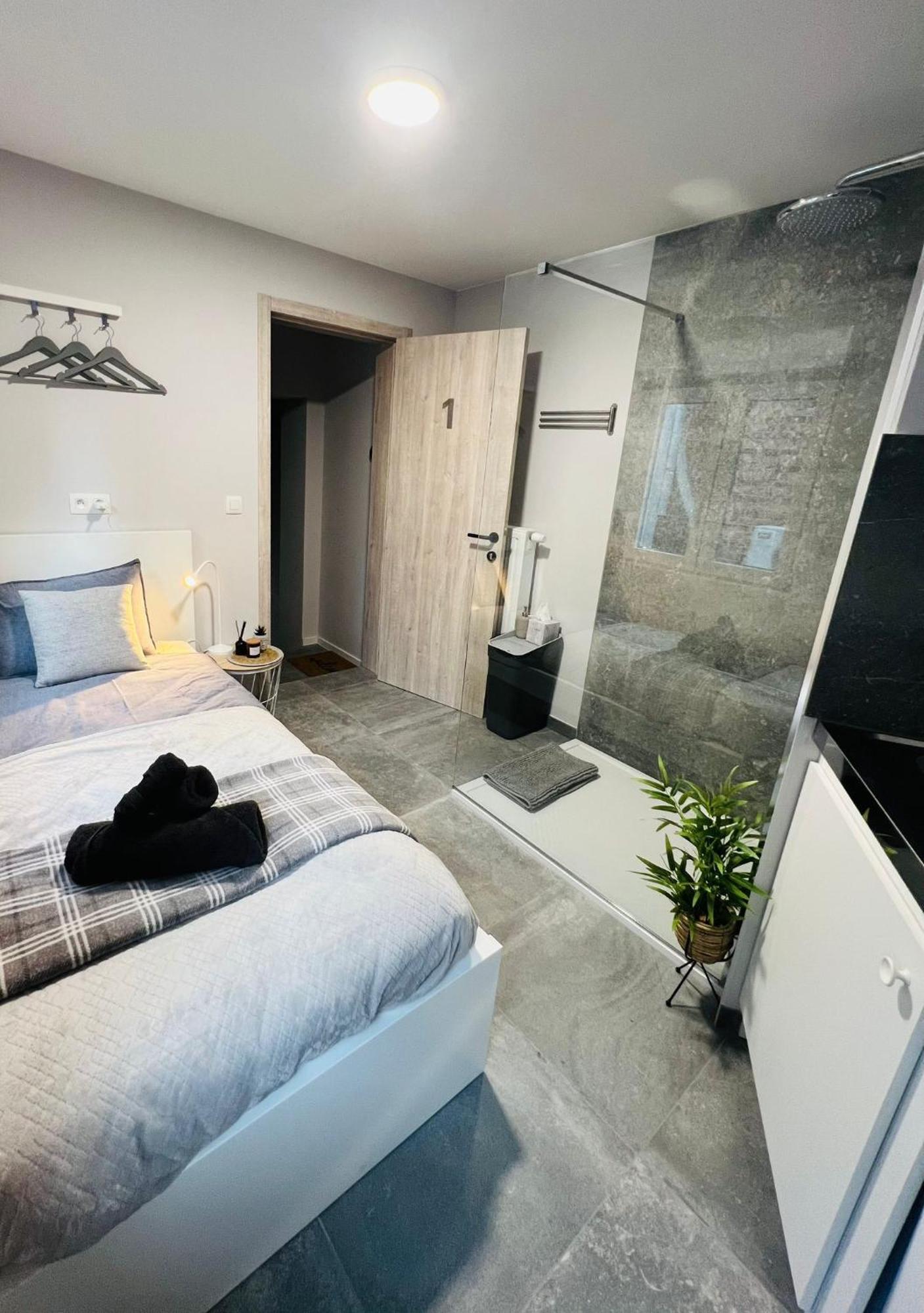 Ferienwohnung Mini Studio Une Personne Lüttich Exterior foto