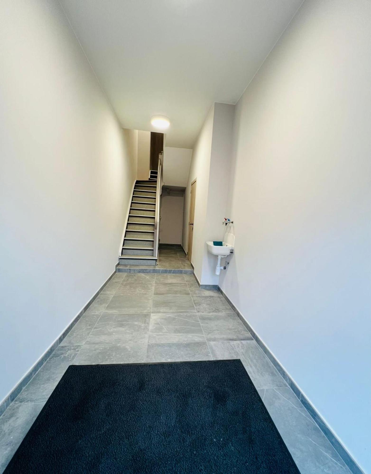 Ferienwohnung Mini Studio Une Personne Lüttich Exterior foto