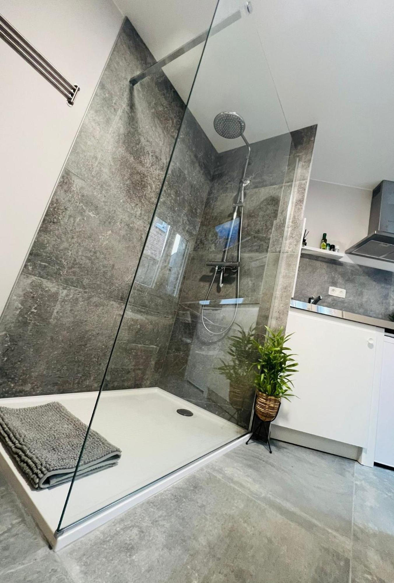 Ferienwohnung Mini Studio Une Personne Lüttich Exterior foto